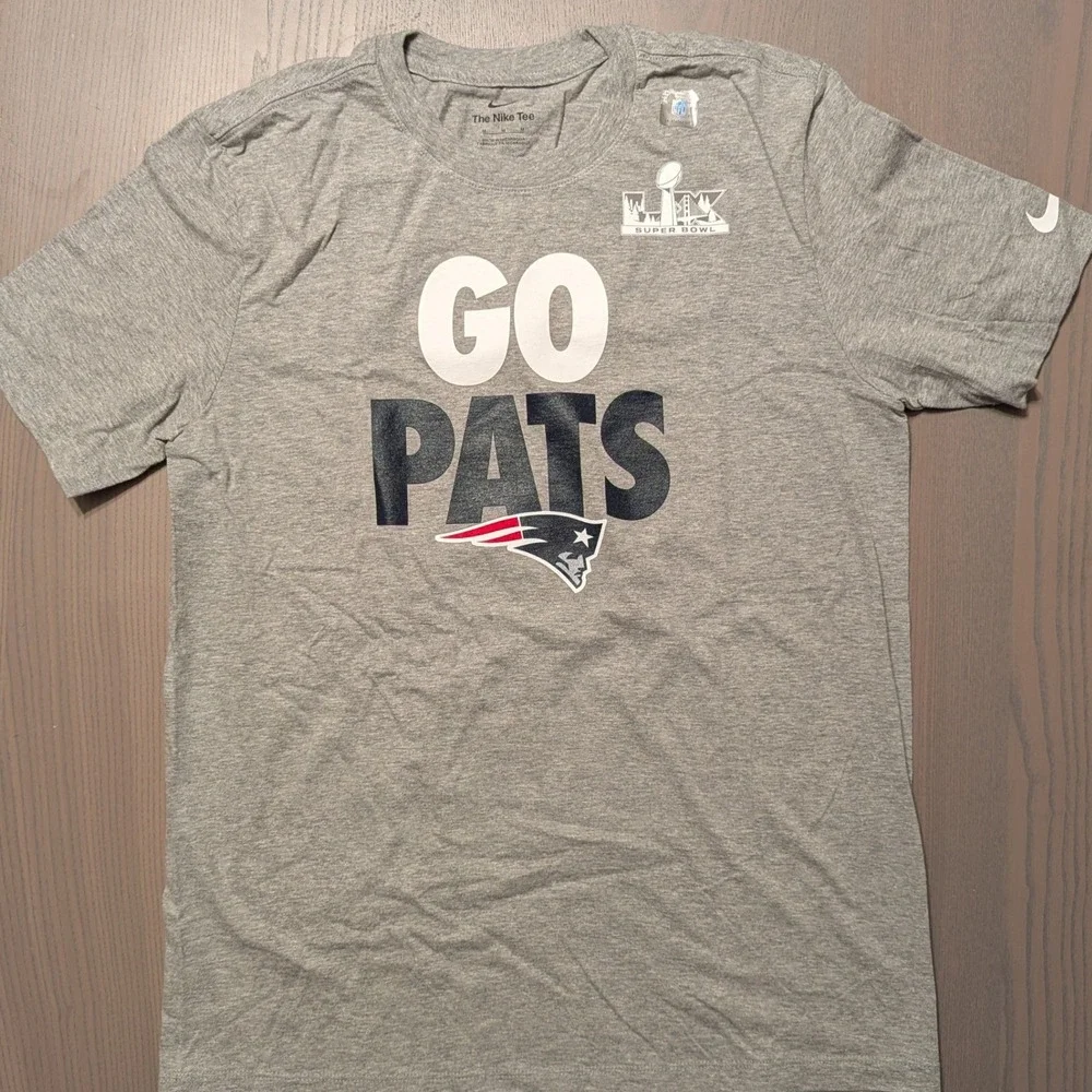 Nike Men New England Patriots Super Bowl 50 Go Pats T-Shirt Medium Gray Heather